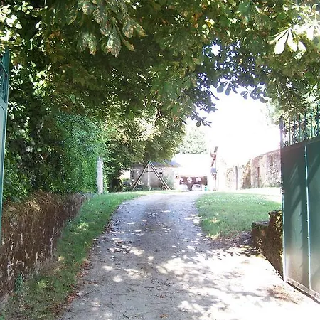 Au Detour Des Pas Enchantes