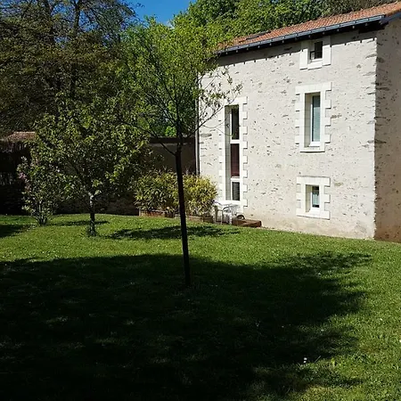 Au Detour Des Pas Enchantes 圣塞巴斯蒂安苏尔