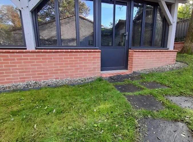 Au Detour Des Pas Enchantes