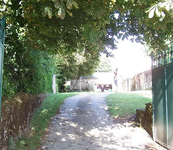 Au Detour Des Pas Enchantes