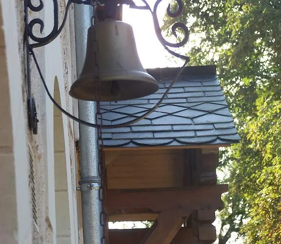 Au Detour Des Pas Enchantes بيت للعطل