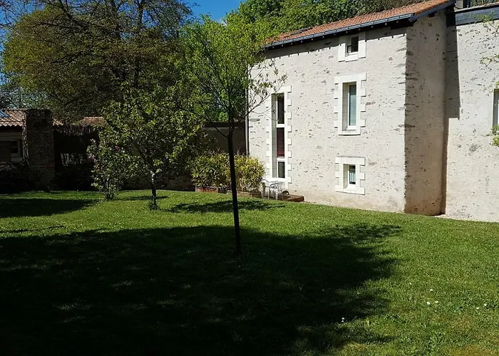 Au Detour Des Pas Enchantes Saint-Sébastien-sur-Loire